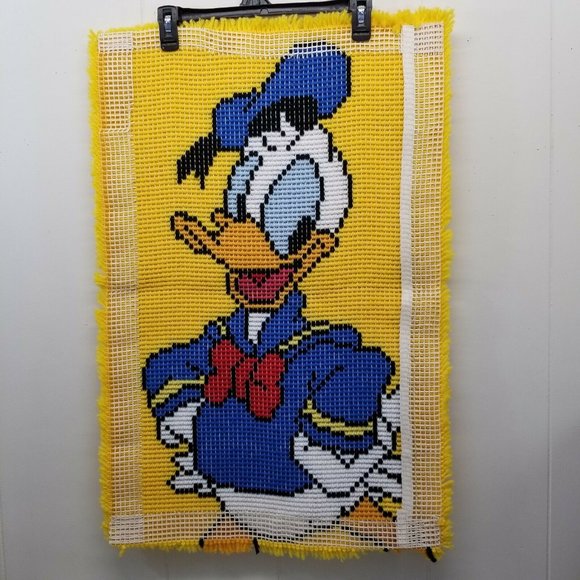 Donald Duck Pluto Latch Hook Complete Wall Hanging - Picture 3 of 5